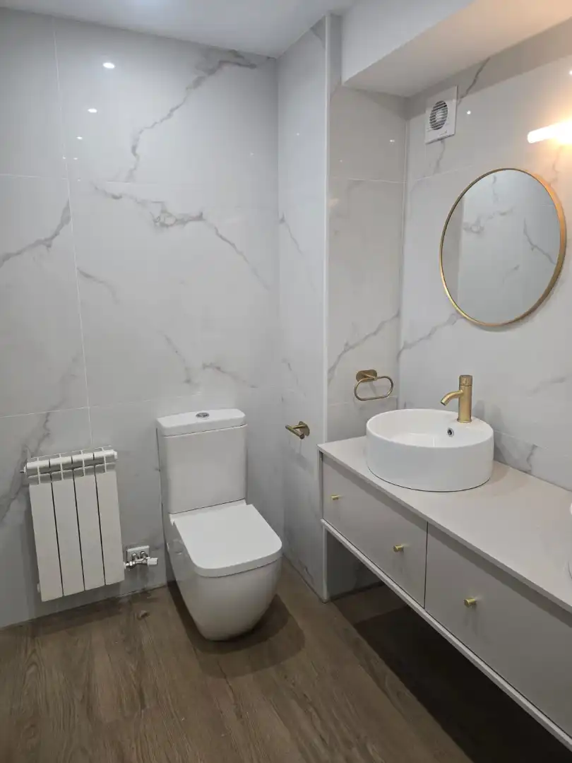 Bathroom of Flat for rent in Vigo 