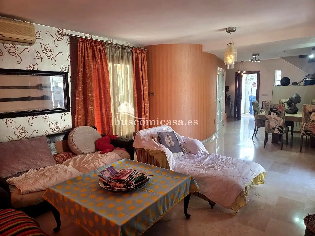 Sala d'estar de Casa adosada en venda en Jaén amb Aire condicionat, Calefacció i Terrassa