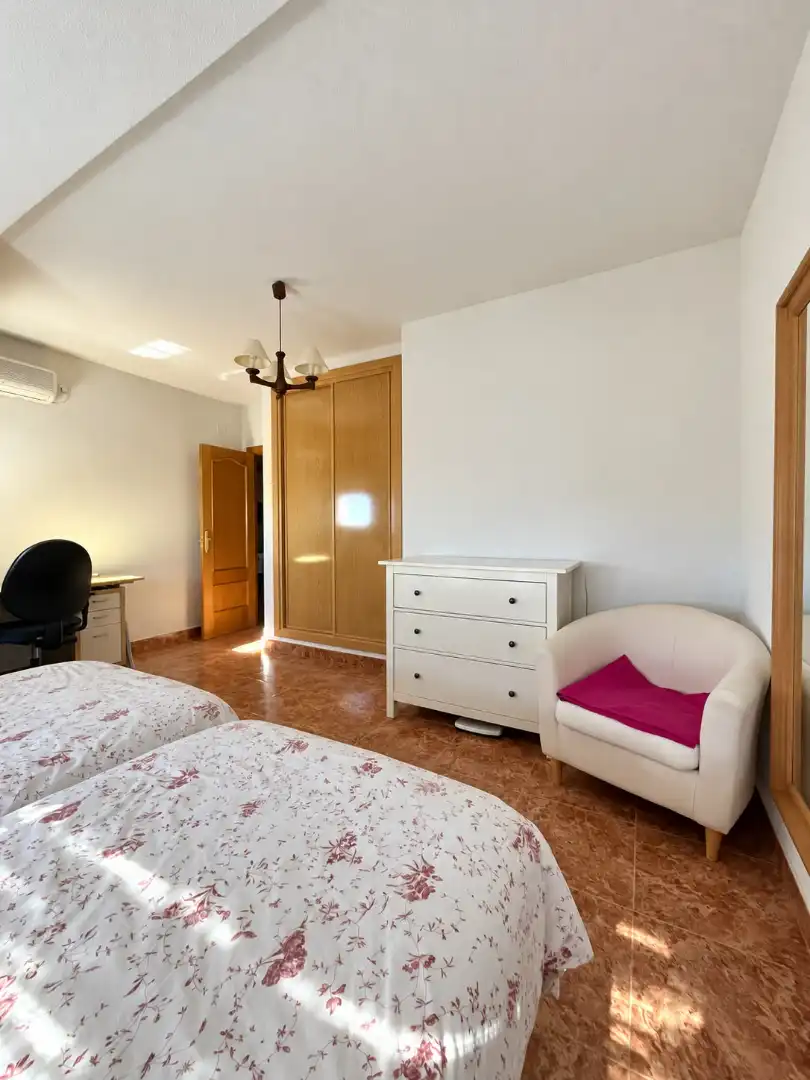 Casa bifamiliare con piscina in vendita a Villa del Prado, imagen 32