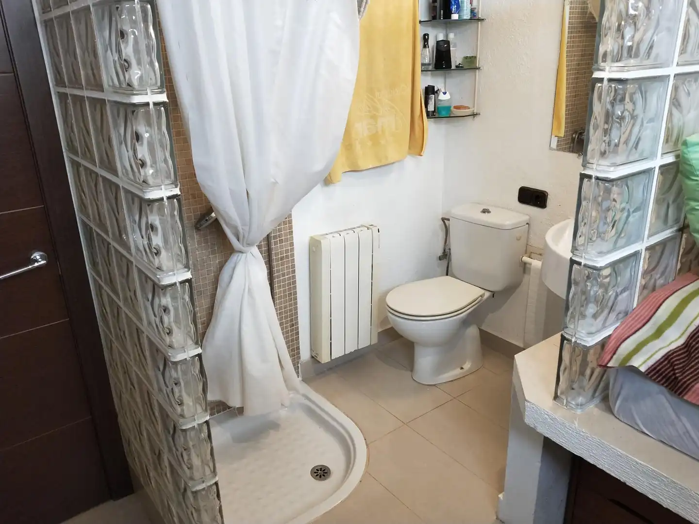 Badezimmer von Haus oder Chalet zum Verkauf in Cunit mit Klimaanlage, Heizung und Privatgarten