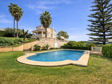 Casa amb balcó en venda a Selwo