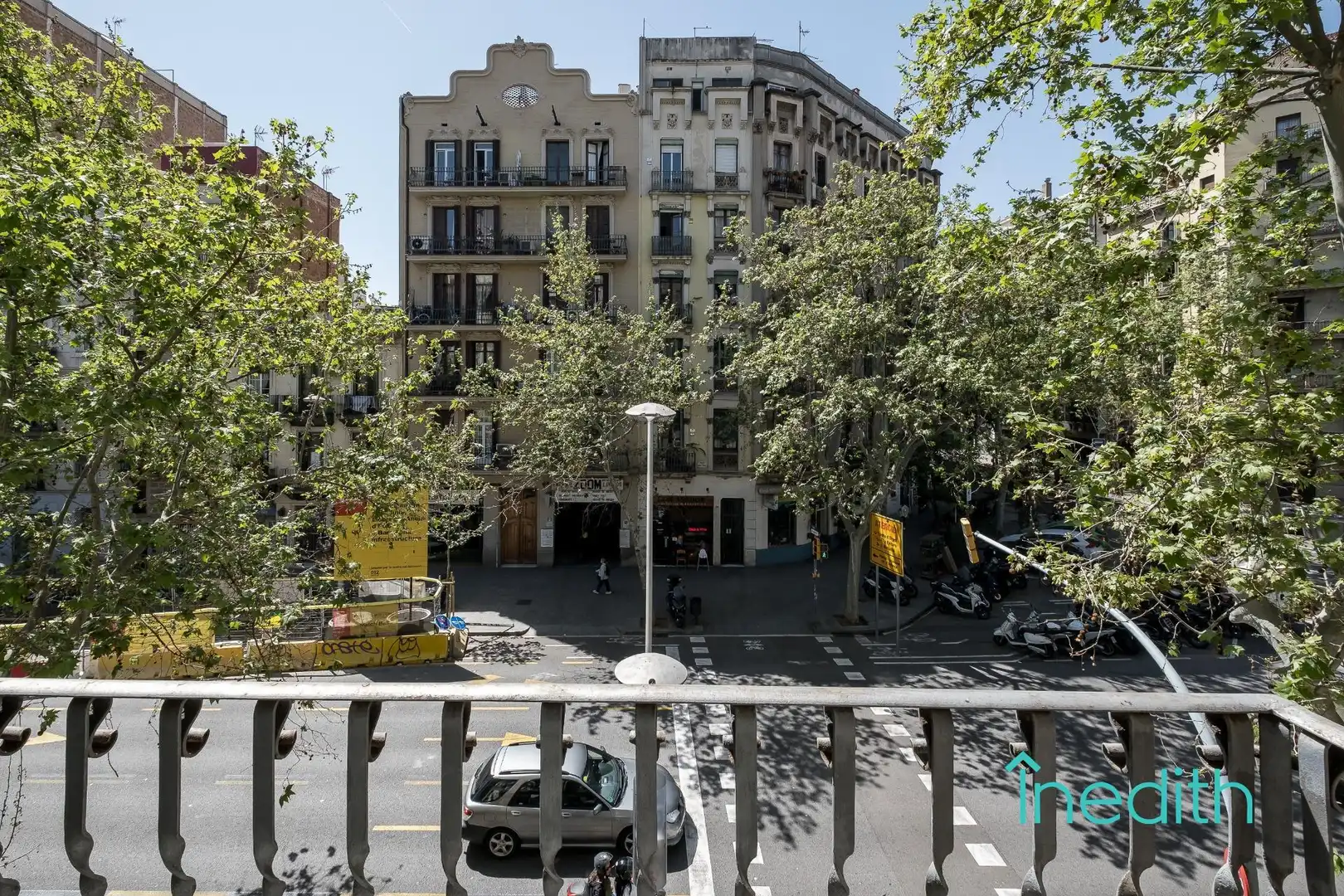 Exterior view of Flat for sale in Barcelona  with Air Conditioner, Terrace and Furnished