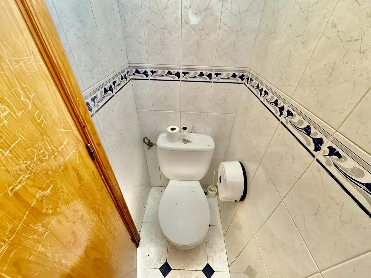 Baño de Local en venta en Maello con Aire acondicionado