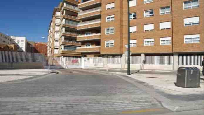 Vista exterior de Garatge en venda en  Zaragoza Capital