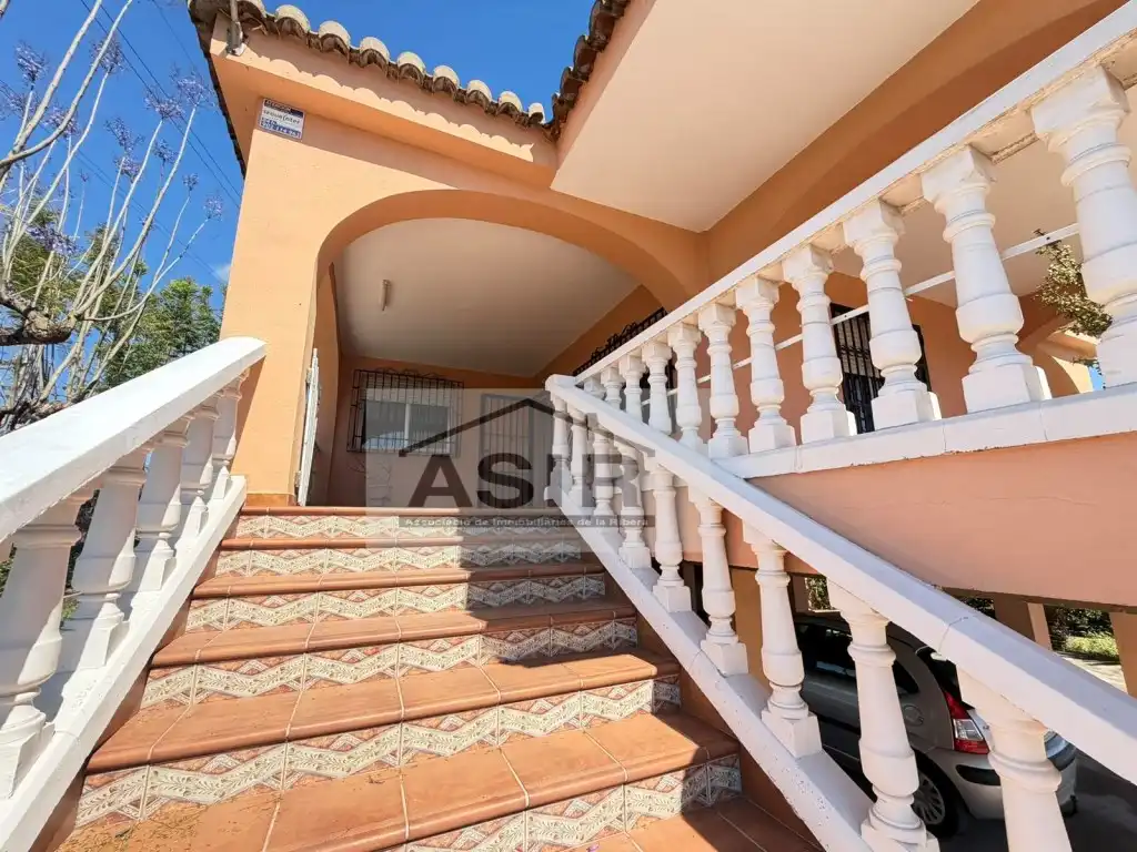 Vista exterior de Casa o chalet en venta en Alzira con Terraza y Piscina