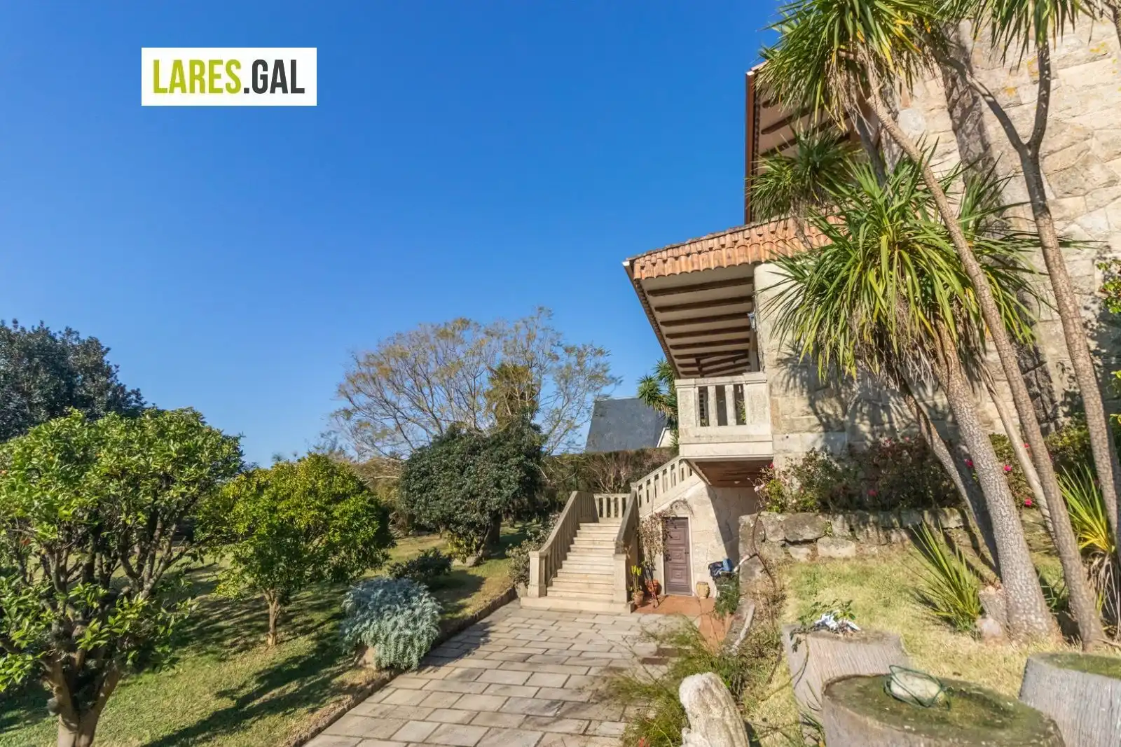 Vista exterior de Casa o xalet de lloguer en Moaña amb Calefacció, Terrassa i Moblat