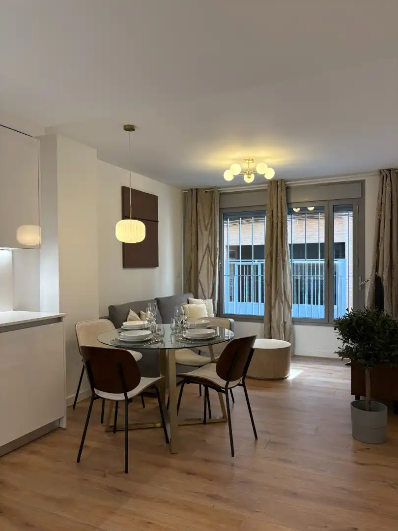 Dining room of Flat for rent in Zaragoza  with Air Conditioner and Furnished