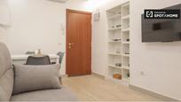 Living room of Flat to rent in  Madrid Capital  with Air Conditioner, Heating and Balcony