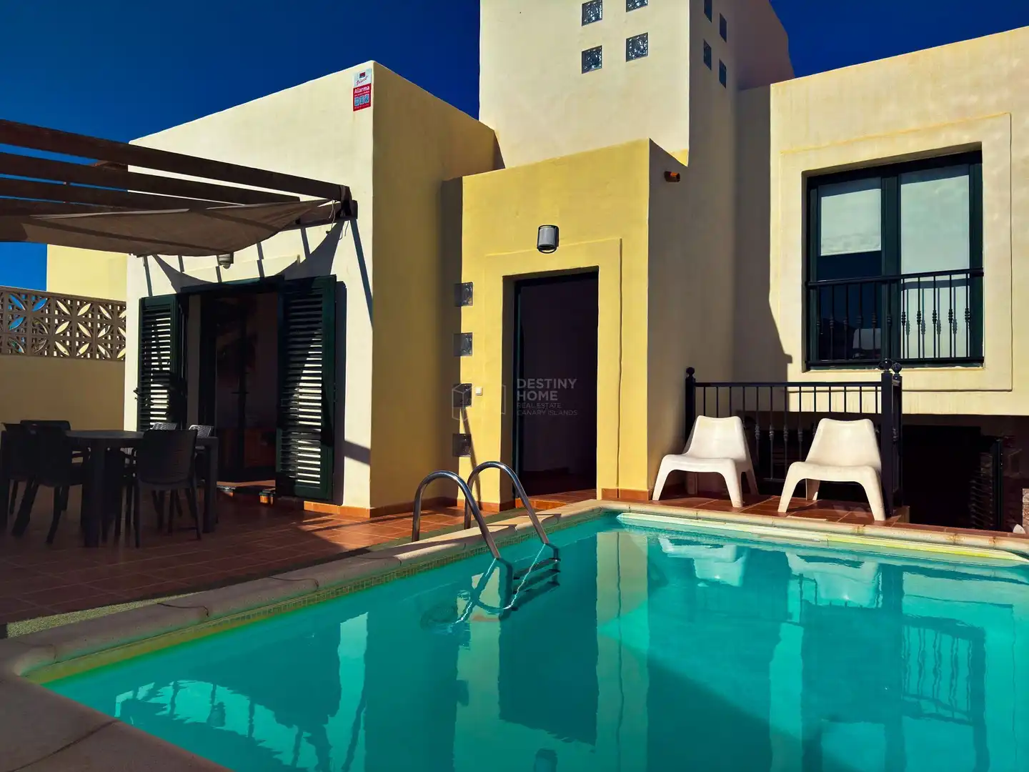 Piscina de Casa o xalet en venda en La Oliva amb Terrassa, Piscina i Moblat