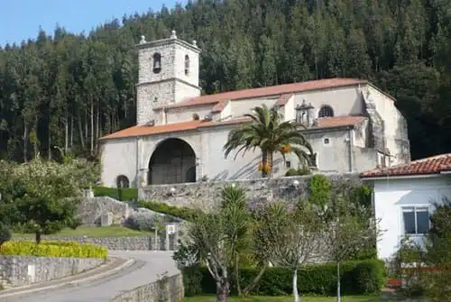 Vista exterior de Casa o xalet en venda en Argoños  amb Jardí privat