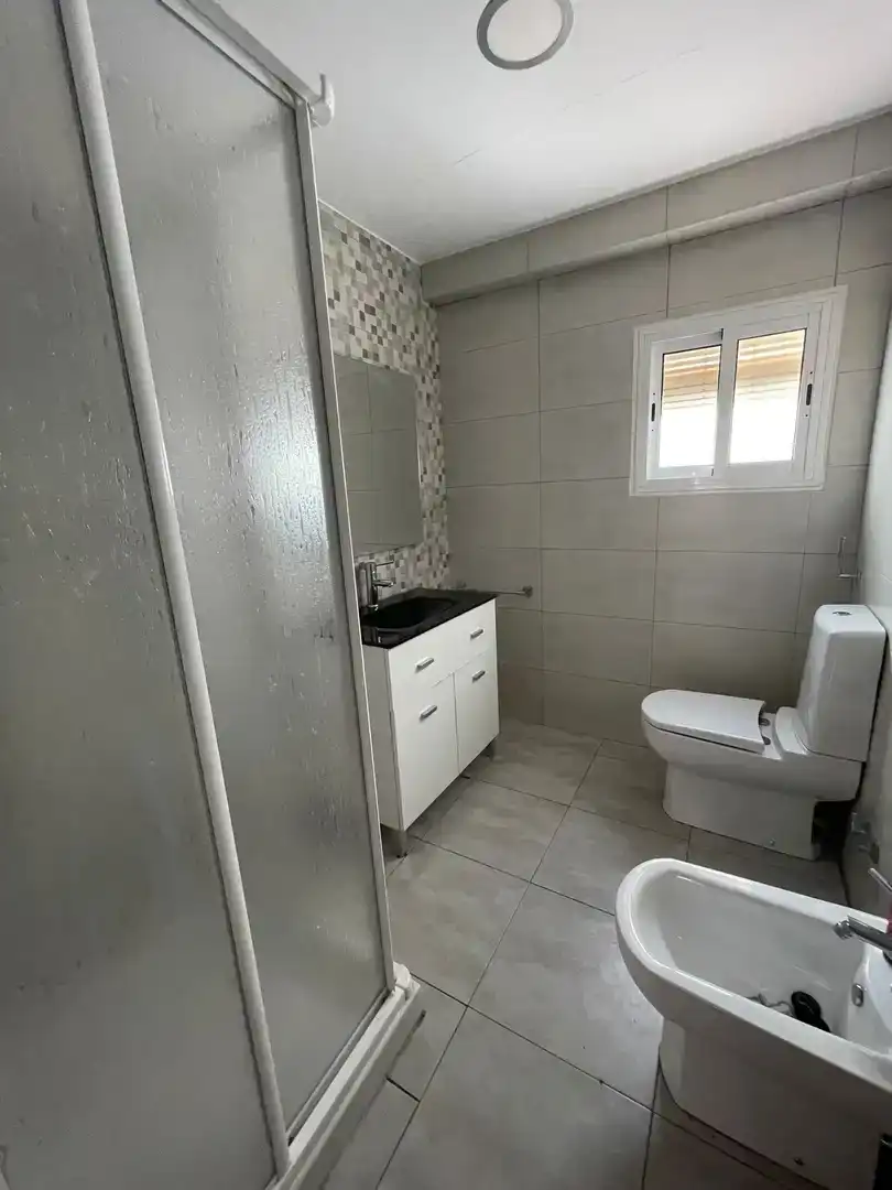 Bathroom of Flat for share in Casas de Don Pedro  with Air Conditioner, Furnished and Balcony