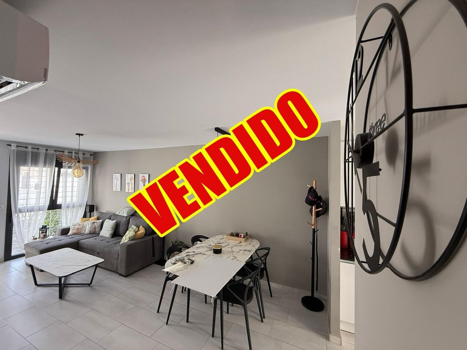 Vista exterior de Planta baixa en venda en Pilar de la Horadada amb Aire condicionat, Jardí privat i Terrassa