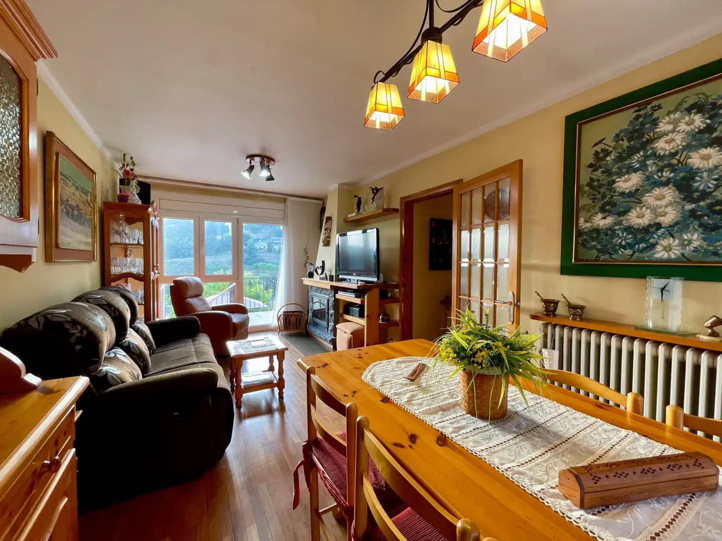 Sala de estar de Casa o chalet en venta en Sant Pau de Segúries con Aire acondicionado, Jardín privado y Terraza