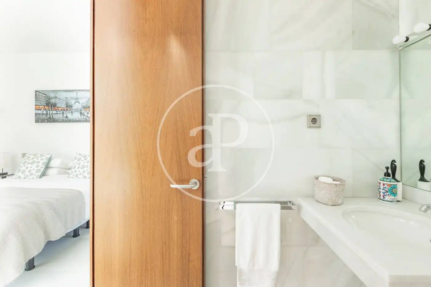 Bathroom of Houses for sale in Madrid  with Air Conditioner, Heating and Private garden