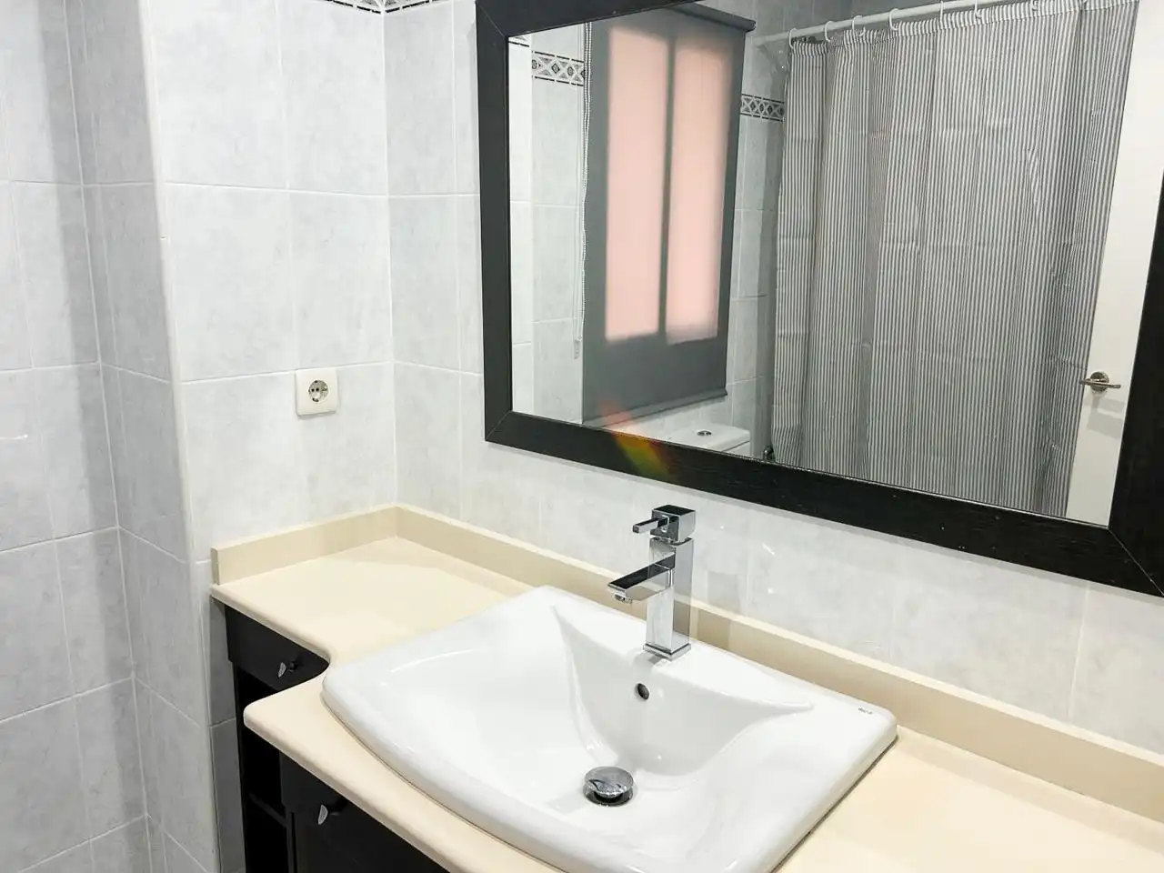 Baño de Piso de alquiler en Elche / Elx con Aire acondicionado, Parquet y Piscina