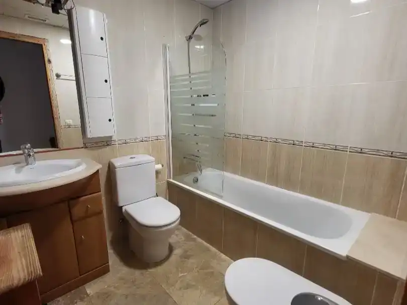 Baño de Piso en venta en Cornellà de Llobregat con Aire acondicionado y Balcón