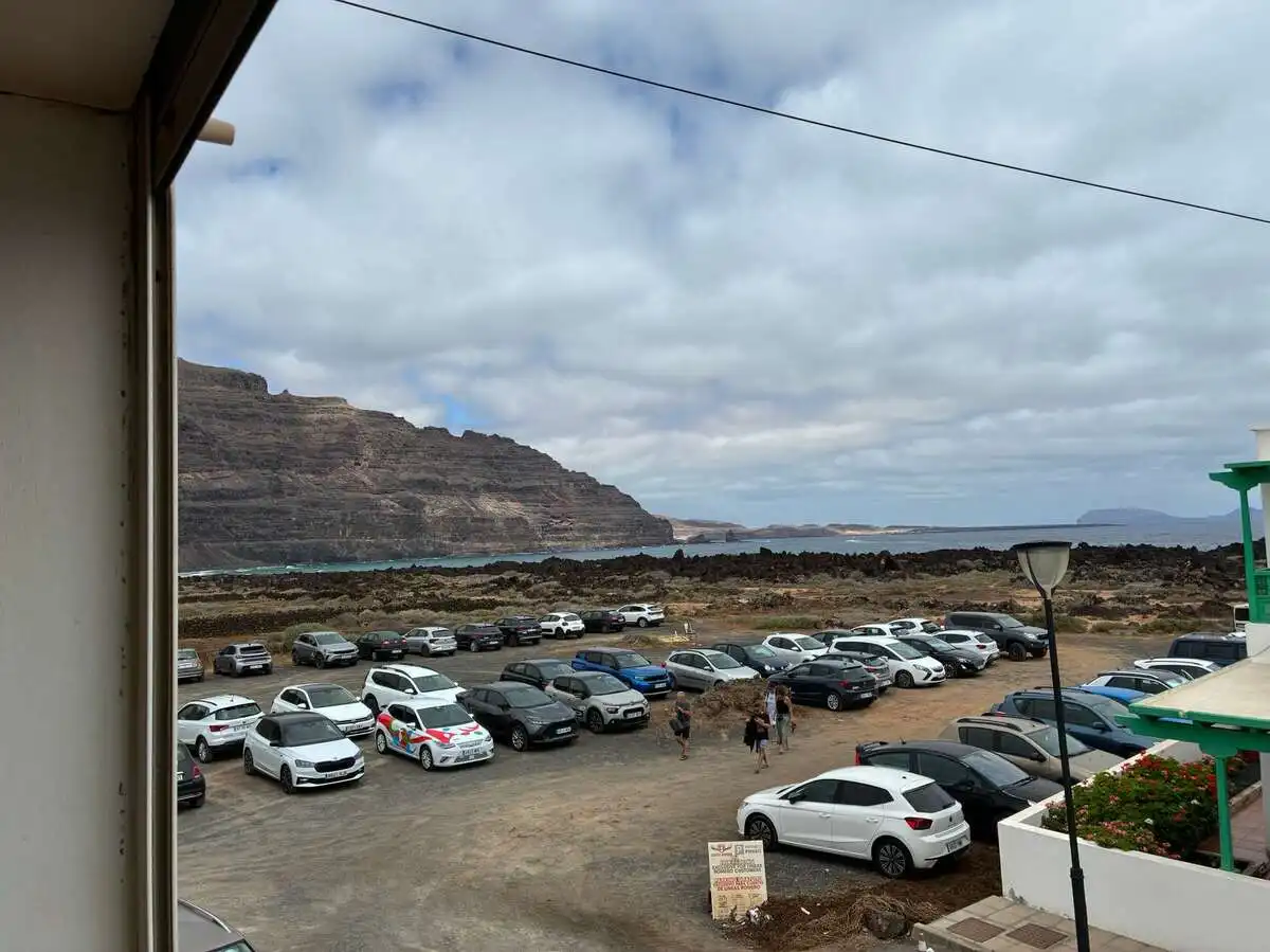 Parkplatz von Maisonette zum Verkauf in Haría mit Terrasse, Abstellraum und Möbliert