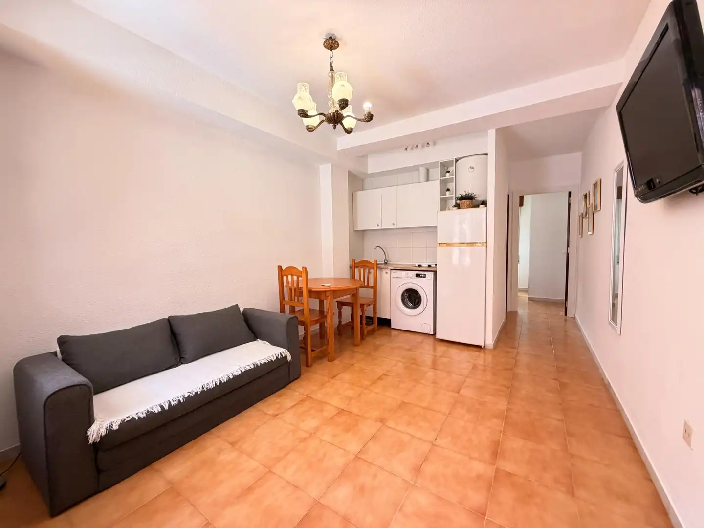 Sala de estar de Piso en venta en Torrevieja con Aire acondicionado, Amueblado y Balcón