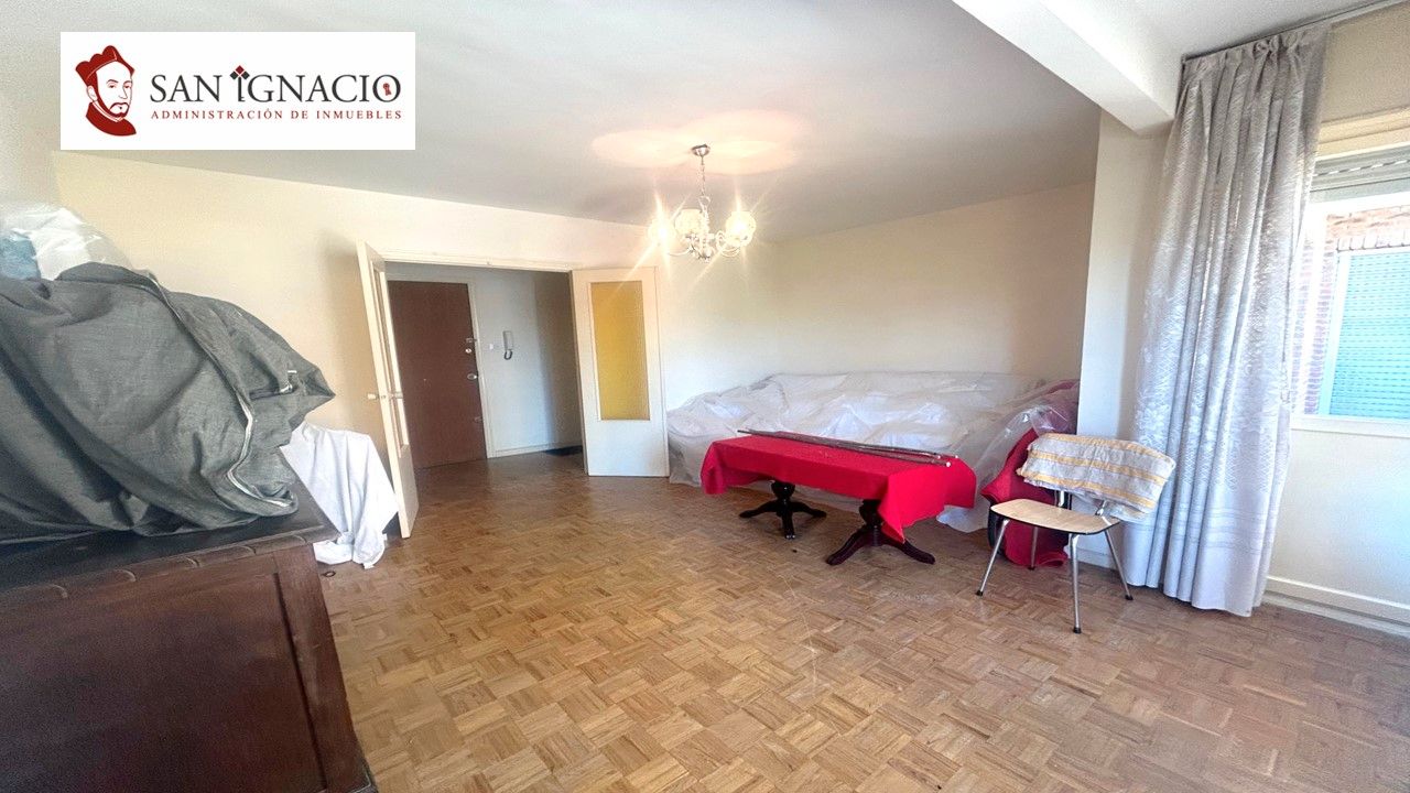 Living room of Flat for sale in Villarcayo de Merindad de Castilla la Vieja  with Furnished and Balcony