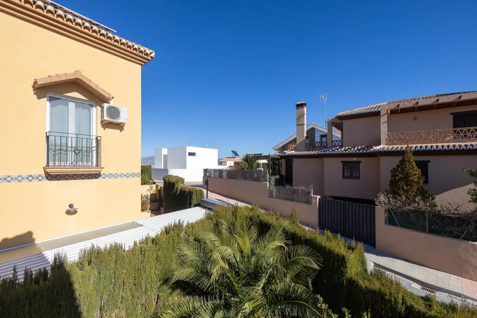 Vista exterior de Casa o chalet en venta en Alhendín con Calefacción, Jardín privado y Terraza