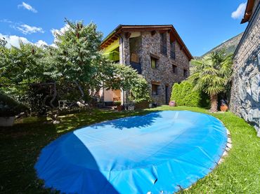 Xalet amb piscina en venda a Ctra. de la Peguera