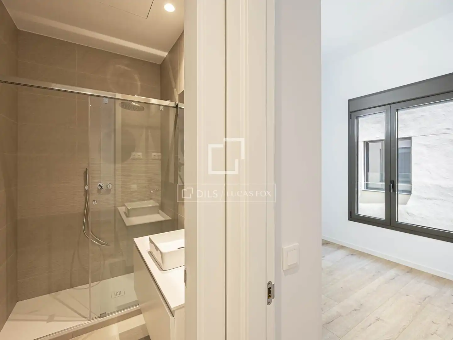 Piso en venta en Barcelona con Aire acondicionado, Calefacción y Terraza