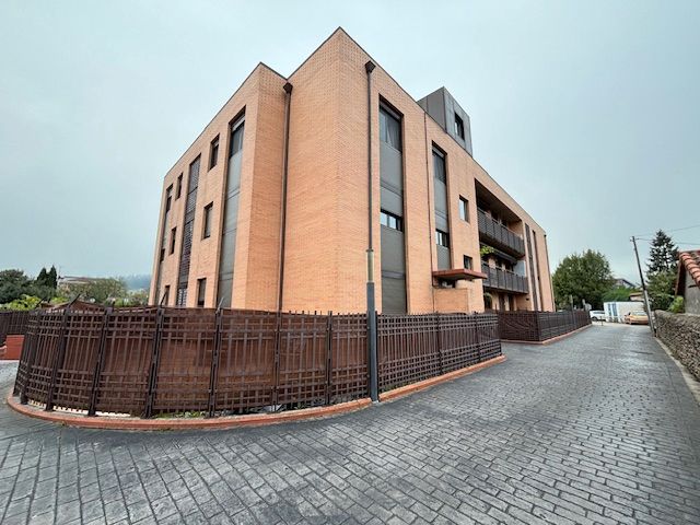 Vista exterior de Pis en venda en Los Corrales de Buelna  amb Moblat