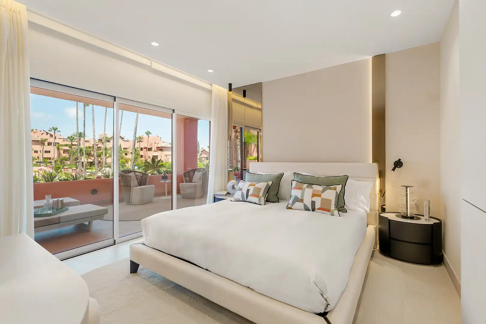 Bedroom of Apartments for sale in Estepona  with Air Conditioner, Terrace and Swimming Pool