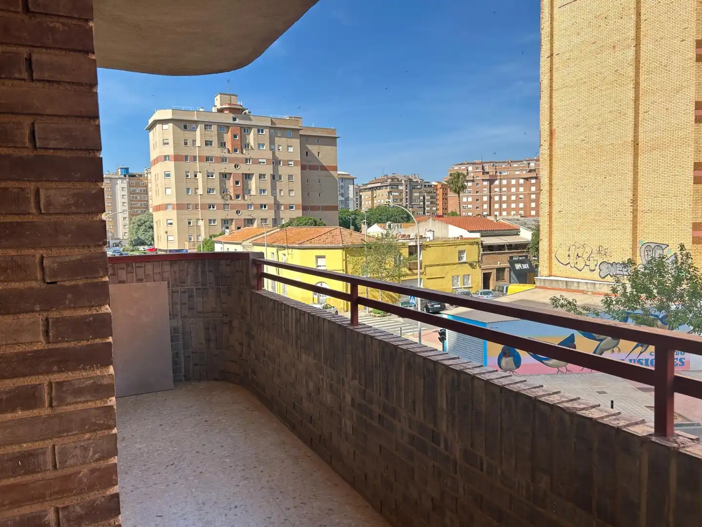 Vista exterior de Piso en venta en Castellón de la Plana / Castelló de la Plana con Balcón