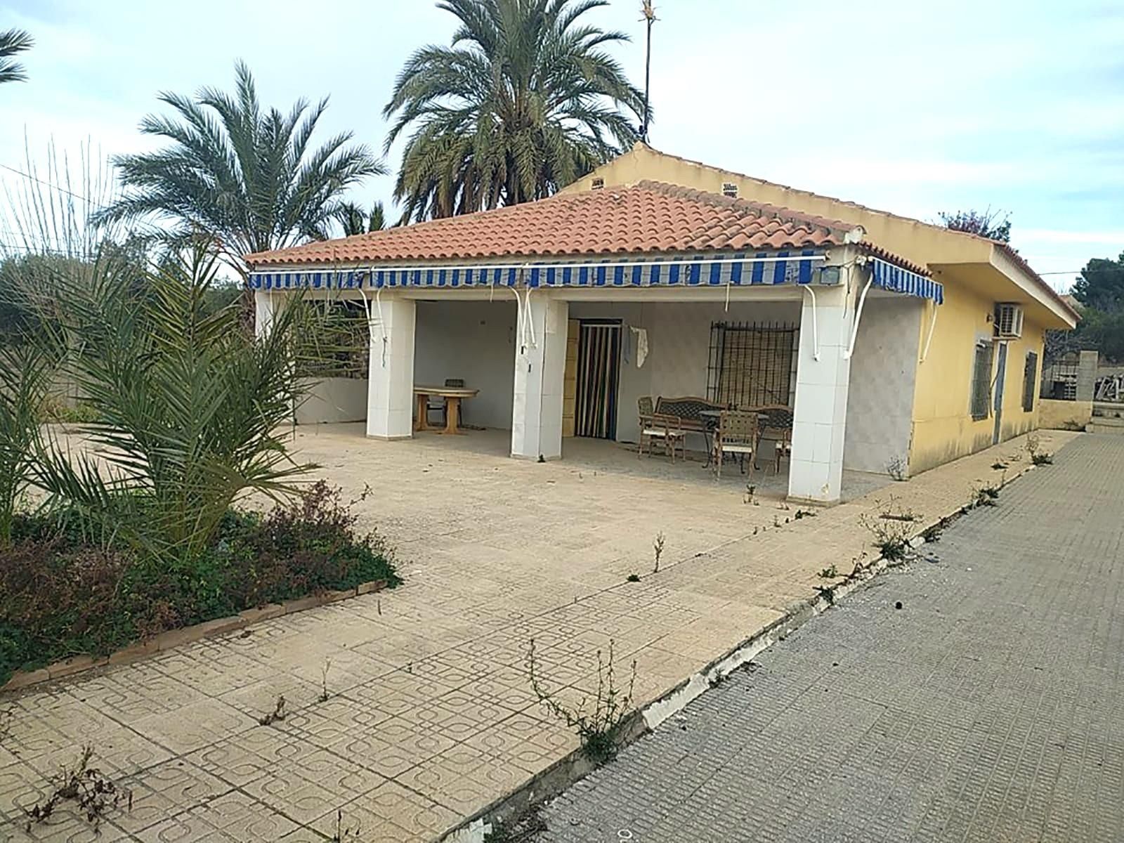 Vista exterior de Casa o xalet en venda en Alicante / Alacant amb Jardí privat, Traster i Piscina