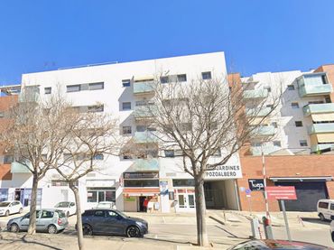 Pis amb piscina en venda a Calle Seneca 4