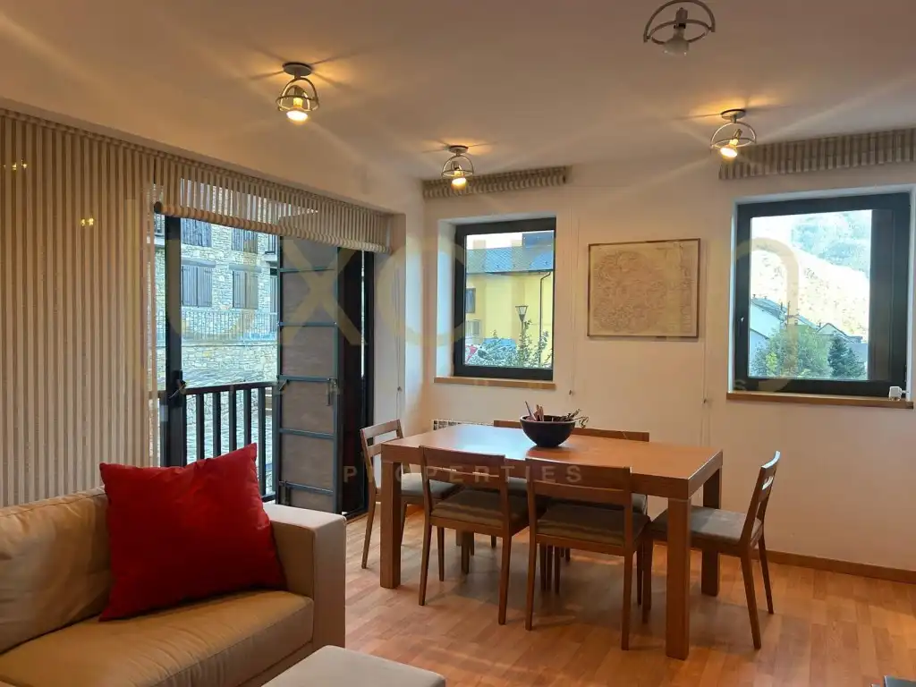 Menjador de Apartament en venda en Alt Àneu, Lleida