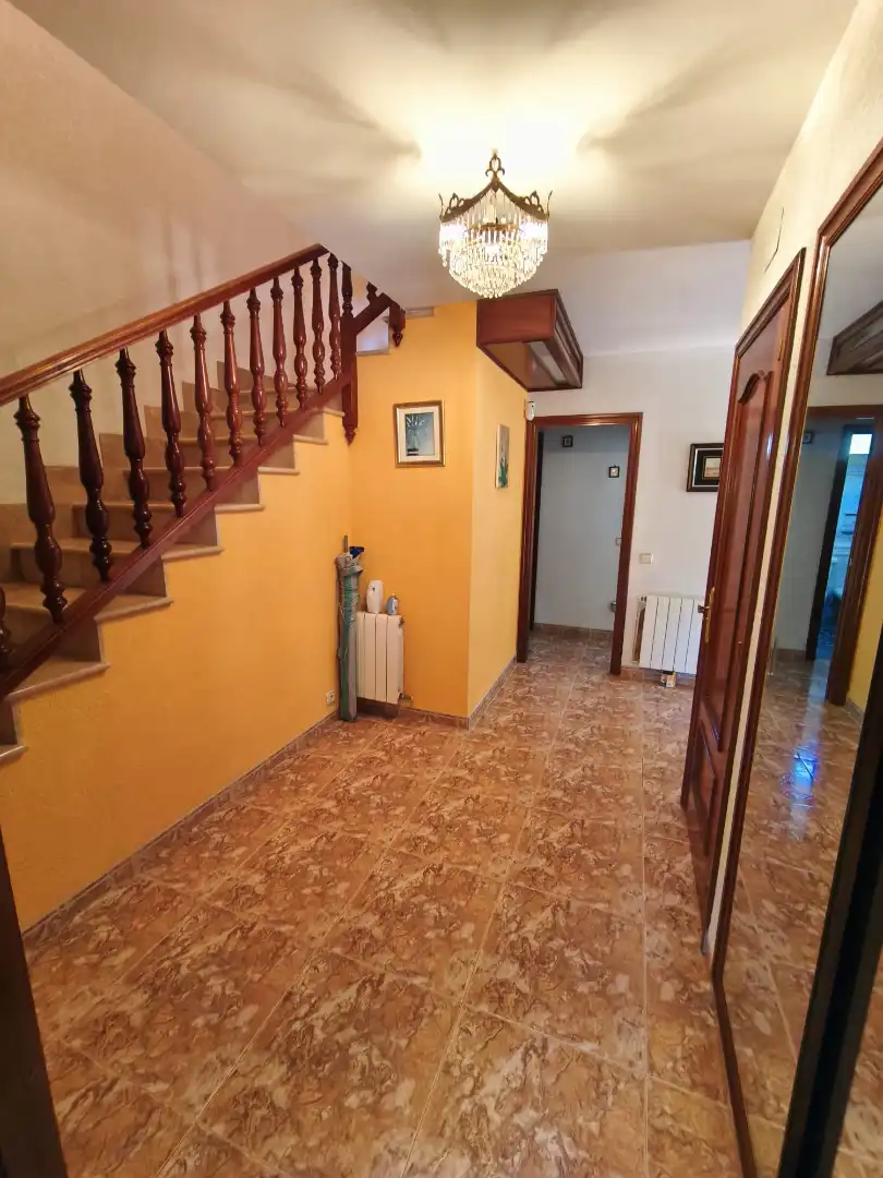 Semi-detached house with terrace for sale in Carrer Bergantí, imagen 12
