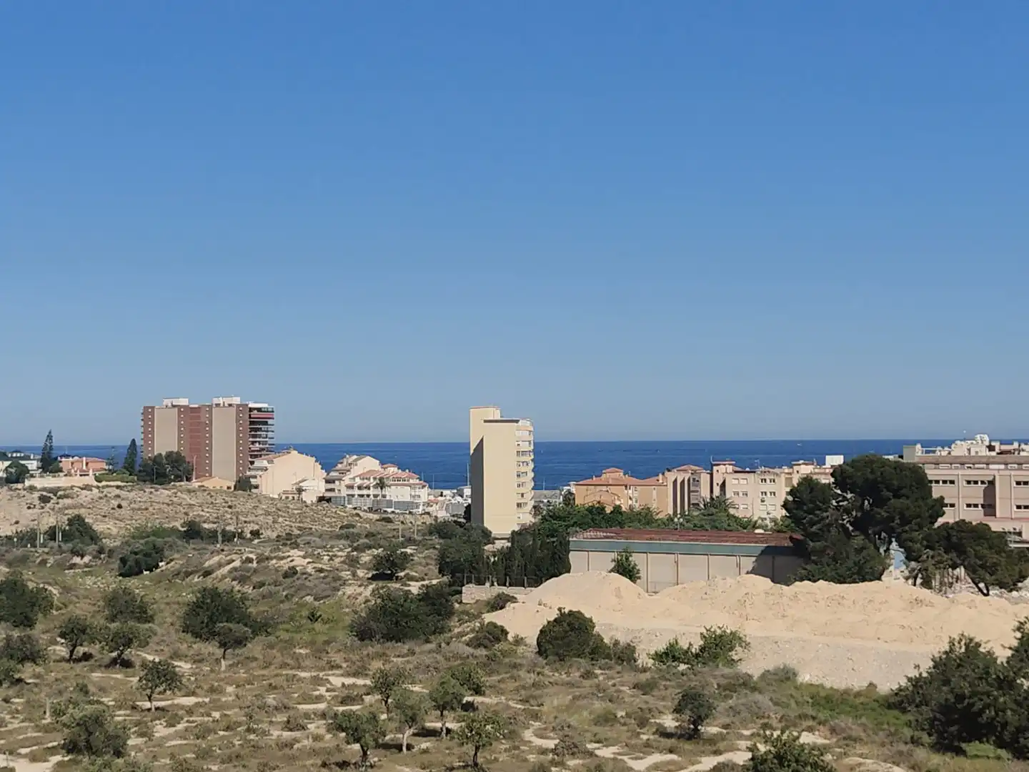 Vista exterior de Ático en venta en El Campello con Aire acondicionado, Calefacción y Terraza