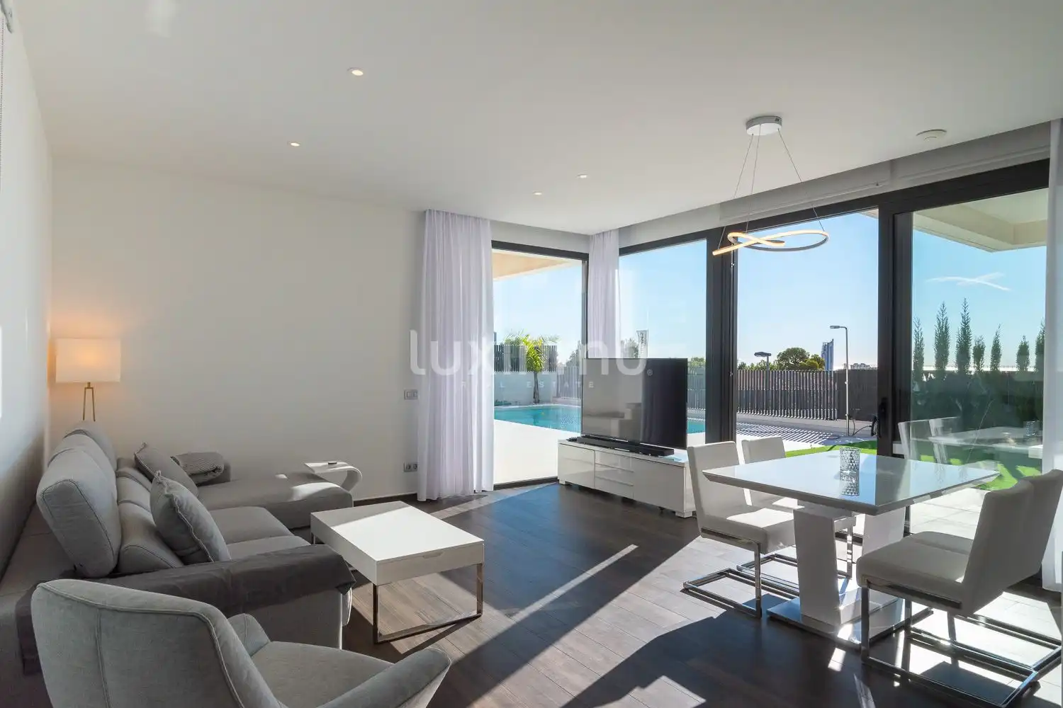 Detached house with pool for sale in Golf Bahía, imagen 7