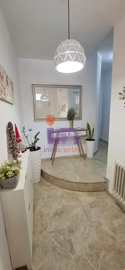 Casa adosada en venta en Valdepeñas con Aire acondicionado, Calefacción y Piscina comunitaria
