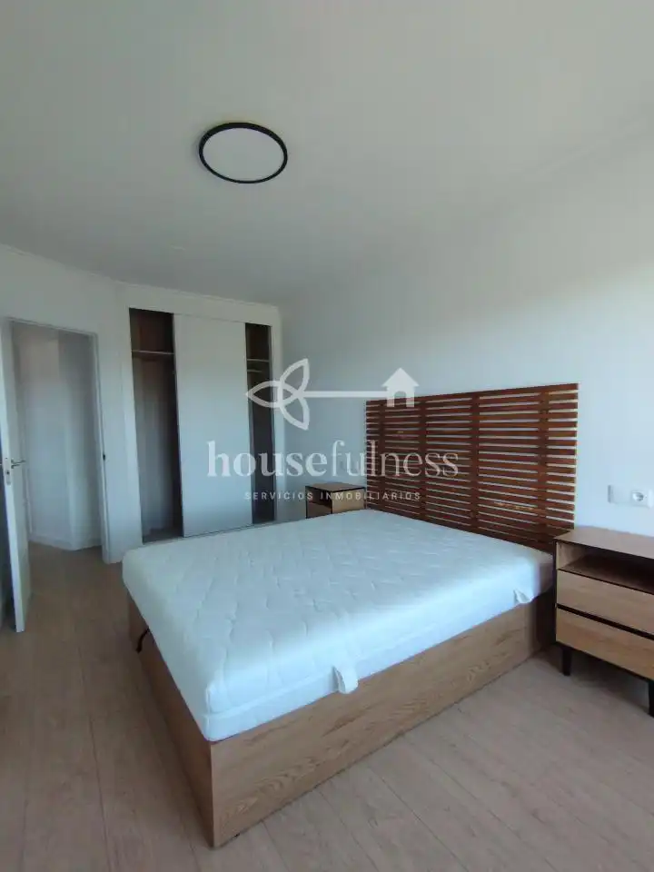 Habitación de Apartamento de alquiler en Ferrol con Calefacción, Trastero y Amueblado