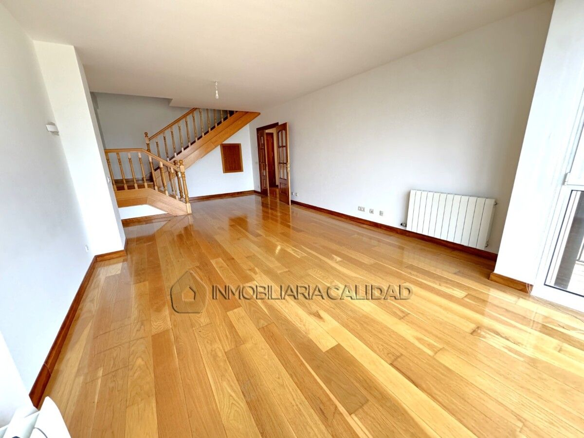 Sala de estar de Piso de alquiler en Burgos Capital con Calefacción y Trastero