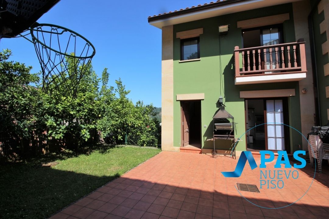 Jardín de Casa o chalet en venta en Medio Cudeyo con Calefacción, Jardín privado y Terraza