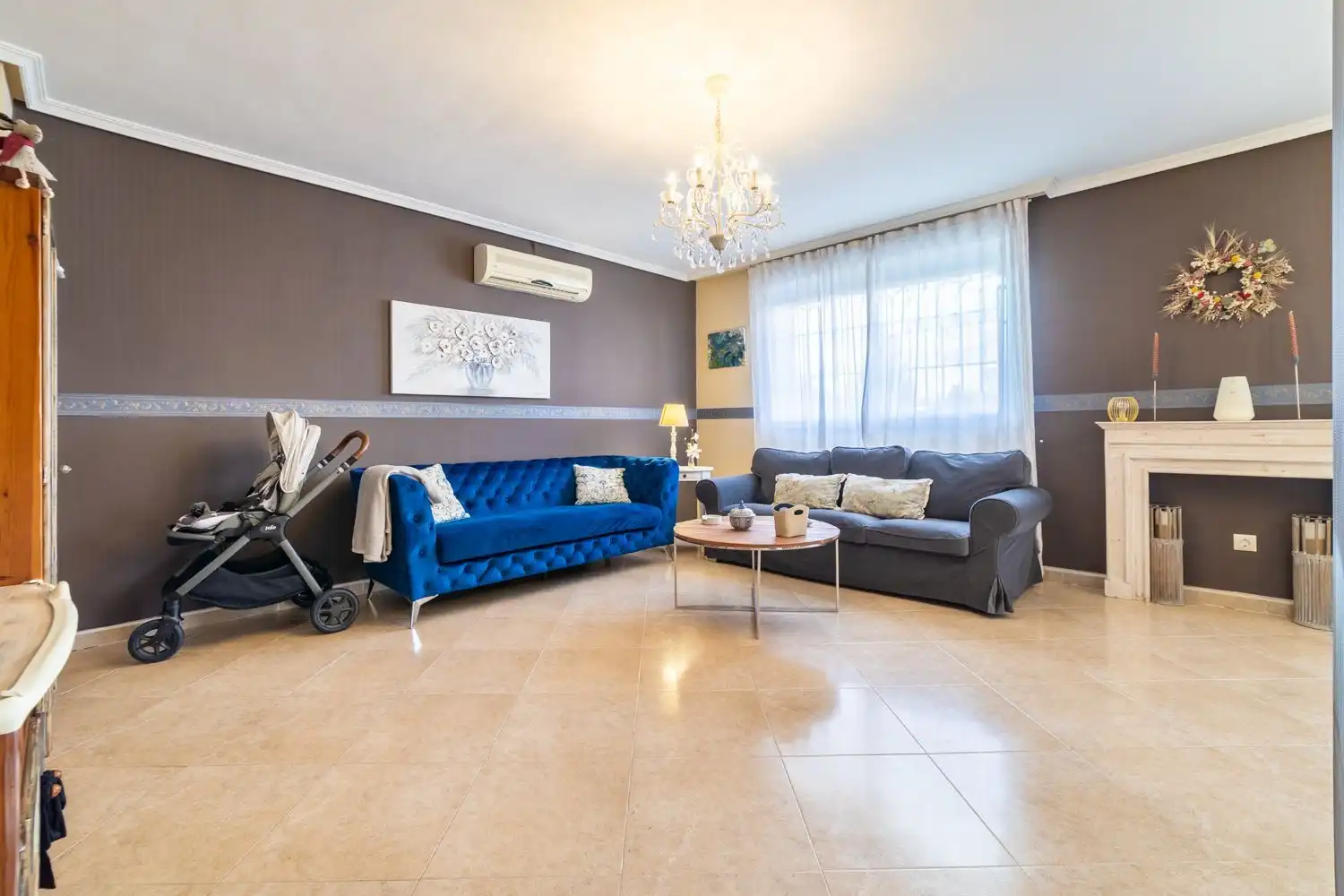 Sala d'estar de Casa o xalet en venda en Valdemoro amb Aire condicionat, Calefacció i Jardí privat