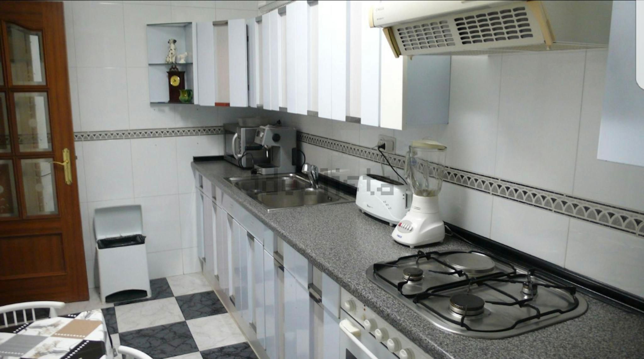 Flat to share in N/A, Centro
