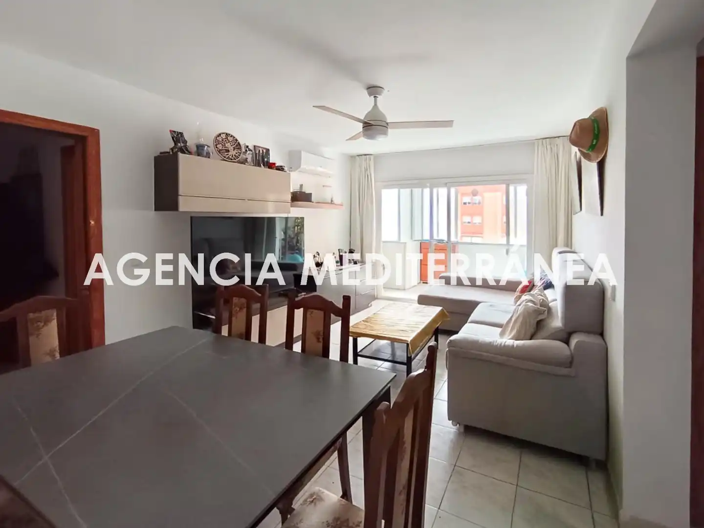 Sala d'estar de Apartament en venda en Santa Eulària des Riu amb Aire condicionat, Calefacció i Jardí privat