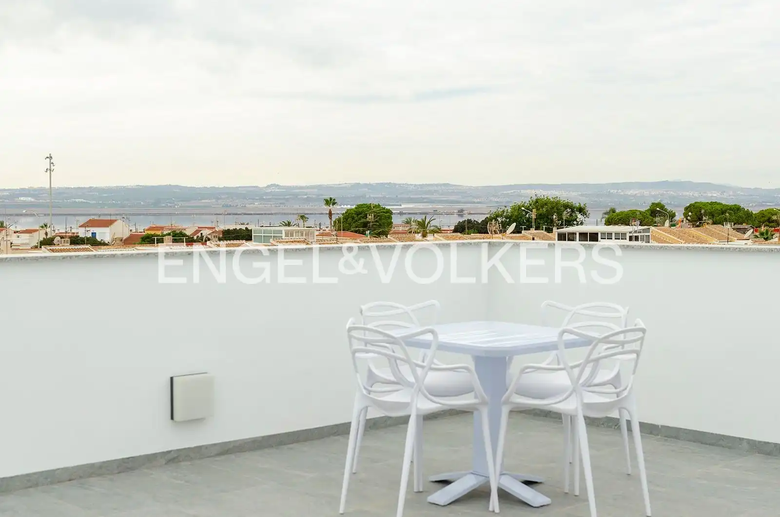 Terrassa de Casa o xalet en venda en Torrevieja amb Aire condicionat, Calefacció i Jardí privat