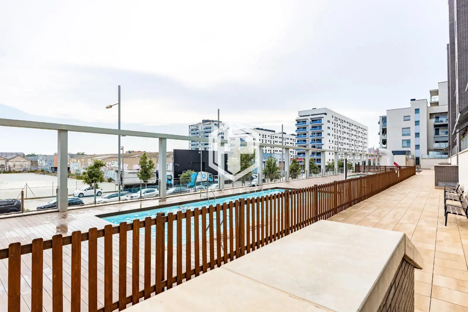 Piscina de Pis en venda en Badalona amb Calefacció, Terrassa i Traster