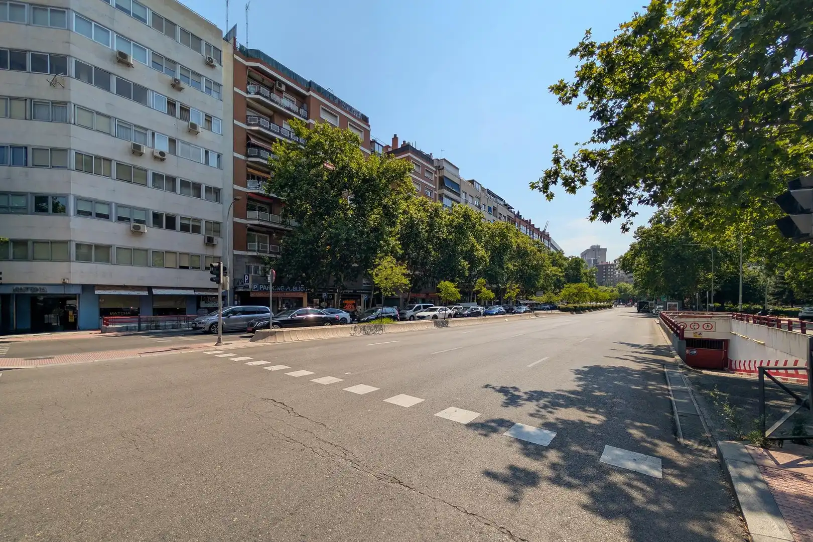 Vista exterior de Piso en venta en Madrid con Calefacción, Parquet y Balcón