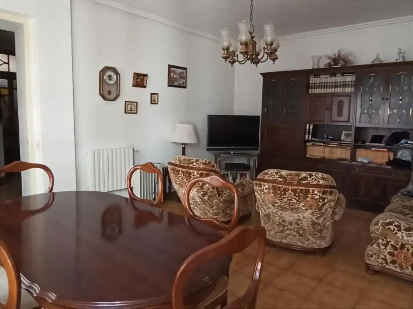 Menjador de Finca rústica en venda en Valderas amb Parquet, Traster i Moblat