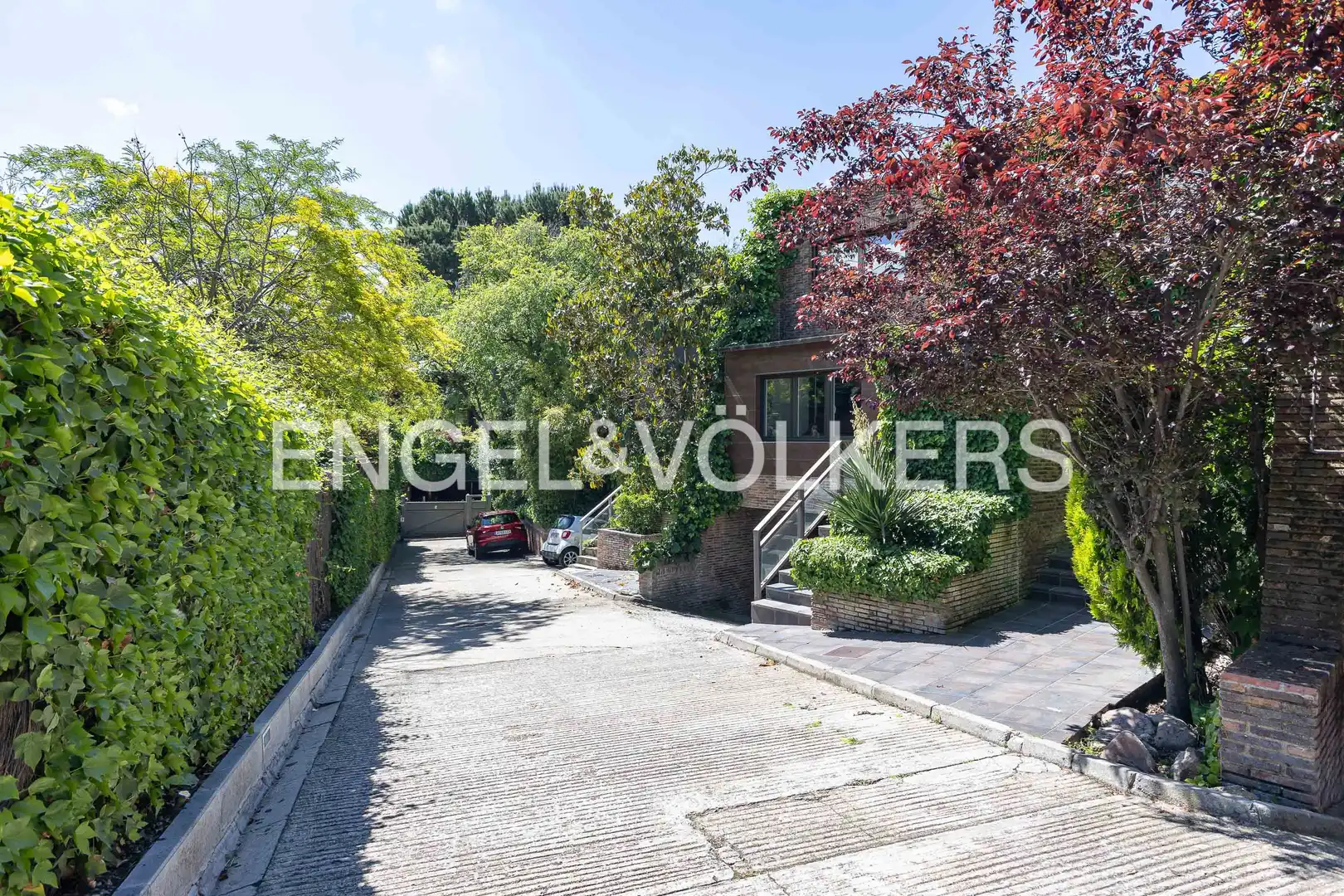 Vista exterior de Casa o chalet en venta en La Moraleja con Aire acondicionado, Calefacción y Jardín privado