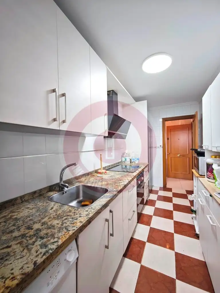 Küche von Wohnung zum Verkauf in Algarrobo mit Klimaanlage, Terrasse und Gemeinschaftspool
