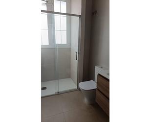 Bathroom of Flat to rent in  Sevilla Capital  with Air Conditioner, Heating and Terrace
