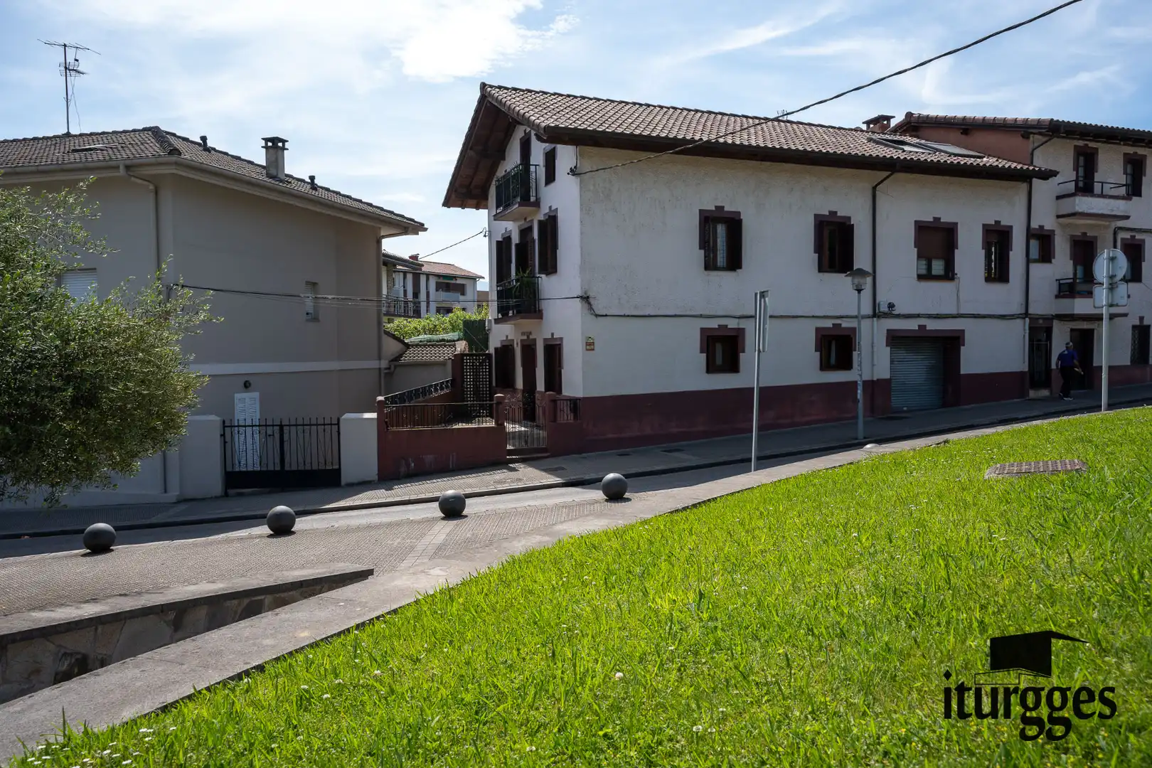 Vista exterior de Casa adosada en venta en Gernika-Lumo con Jardín privado, Amueblado y Horno
